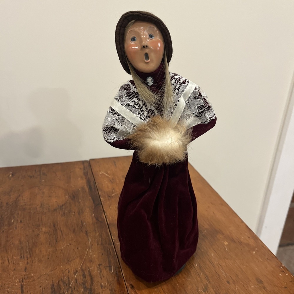 1994 BYERS CHOICE CHRISTMAS CAROLEr Woman Long Blond Hair Burgundy Velvet Dress